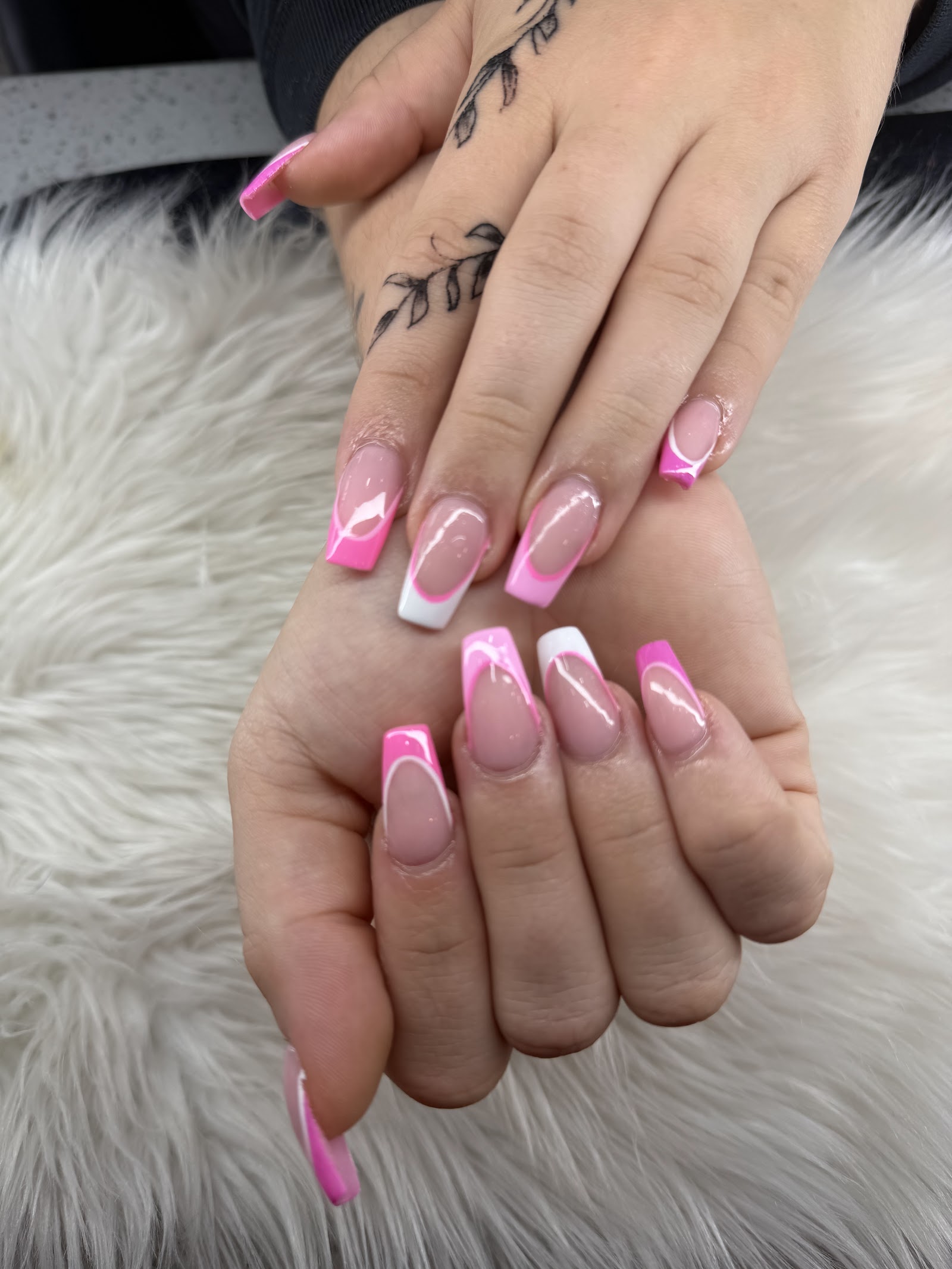 SOLAR NAILS | HEWITT nail photo 4